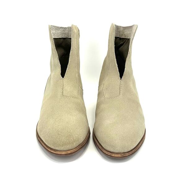 Coconut Cecilia Women Tan Ankle Boot Size 8 Suede Block Heel Notched Bootie New - Picture 4 of 14